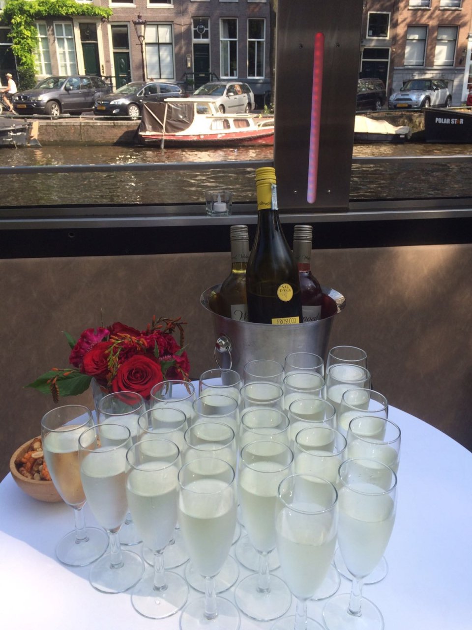 Bruiloft met korte rondvaart in Amsterdam