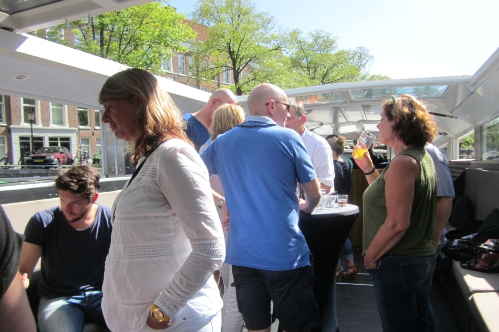 Feestje op boot vieren met Rondvaart Amsterdam