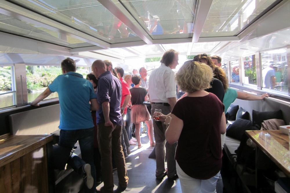 Feestje op boot vieren met Rondvaart Amsterdam