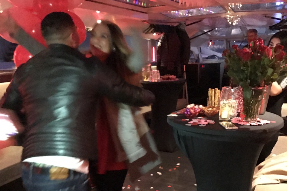 Huwelijksaanzoek op Staets boot Amsterdam