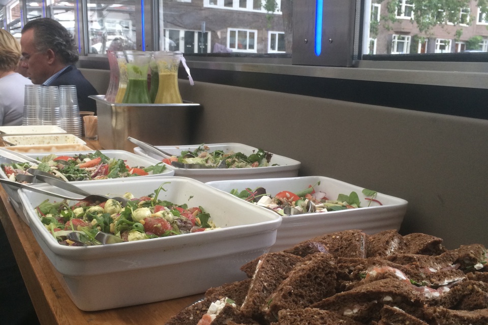 Varen op de Amsterdamse grachten met Makelaar Expertvereniging